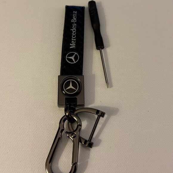 Mercedes Benz Key Fob Keychain in Black Leather with Logo NWT - Picture 2 of 4